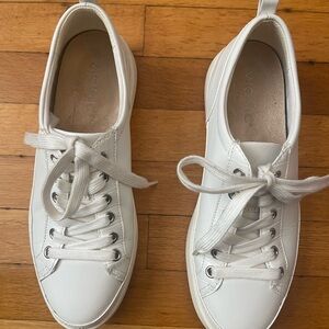 Vionic Winny Women's Classic White Lace-Up Sneakers